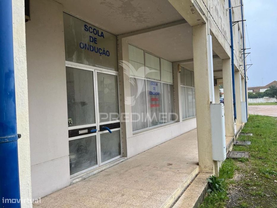 Loja destinada a comércio em Vila Nova da Barquinha