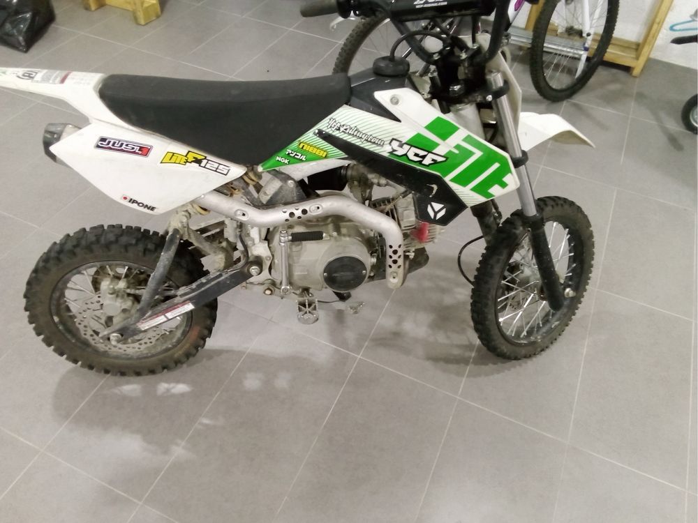 Pit Bike 125cc 2023 com oferta de capacete e óculos