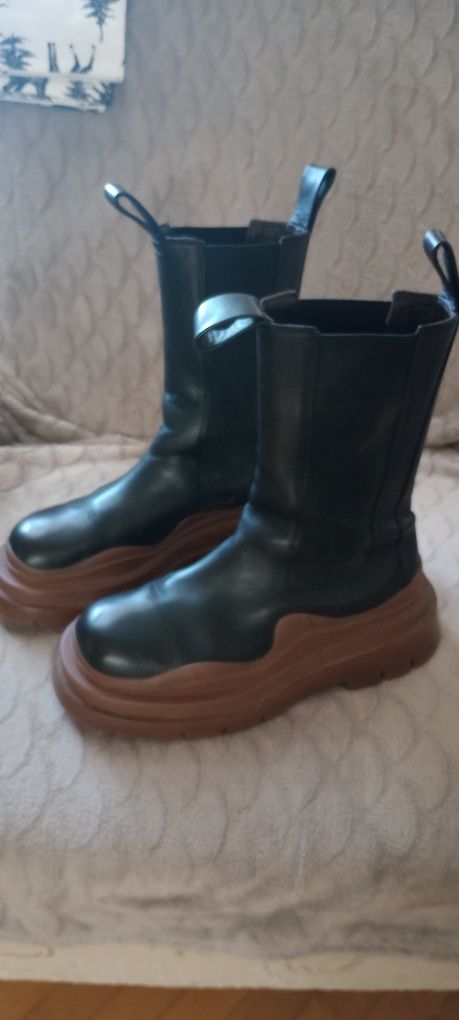 Masywne trepy Bottega Veneta czarne 39