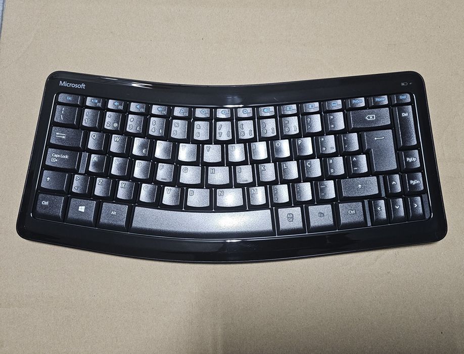 Teclado Microsoft Sculpt (Bluetooth)