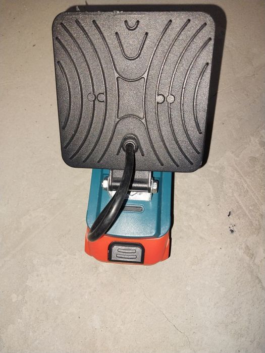 Ліхтар акумуляторний Комплект.