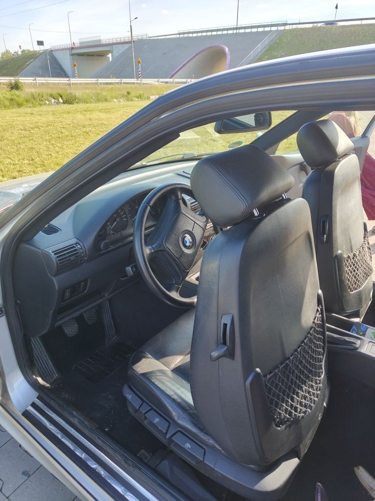 BMW E36 316i Compact 1.9 benzyna