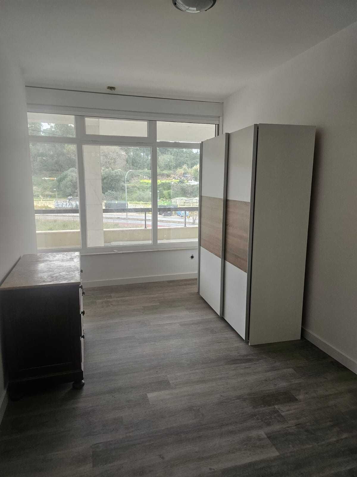 Arrendamento quarto novo Cacem