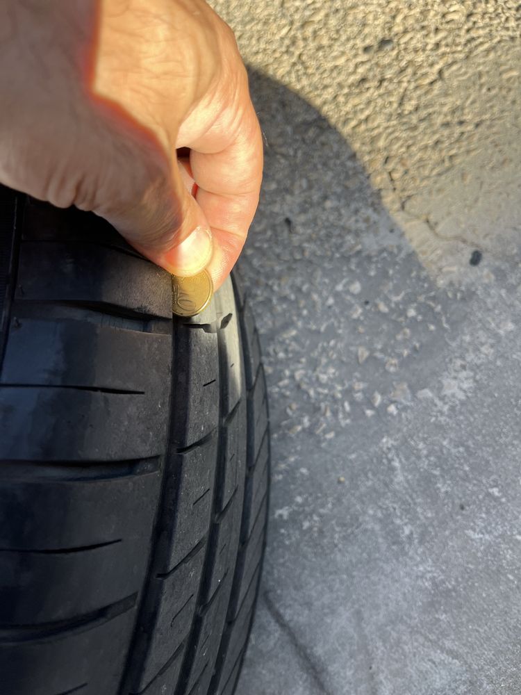 Pneus 255/45/20