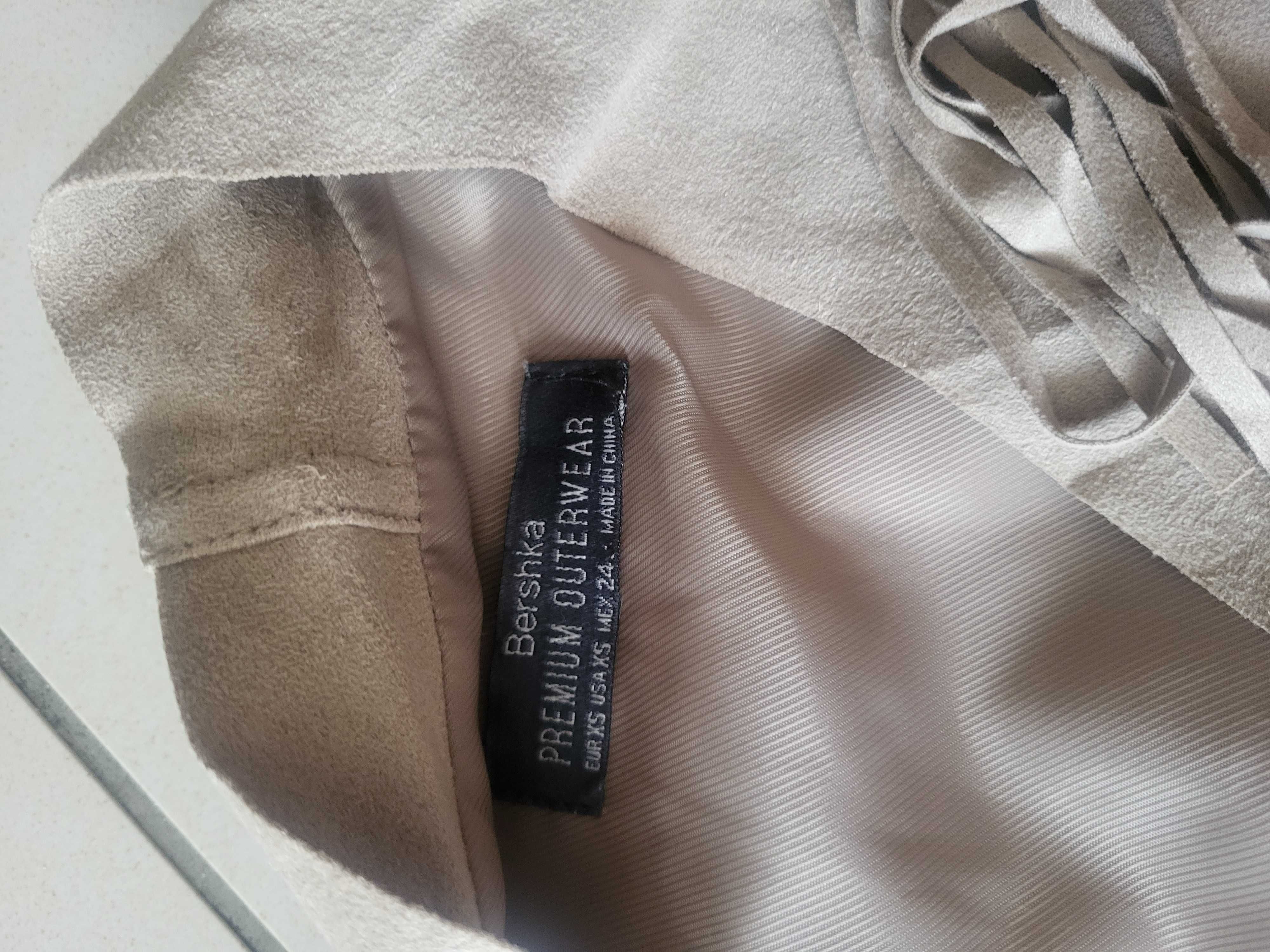 Narzutka Bershka frędzle boho 34 xs zamsz
