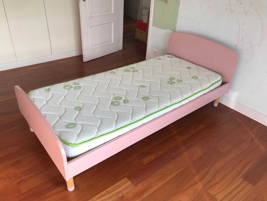 Cama individual 0,90 x 1,90 rosa de design nórdico