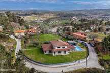 Moradia T4 para venda