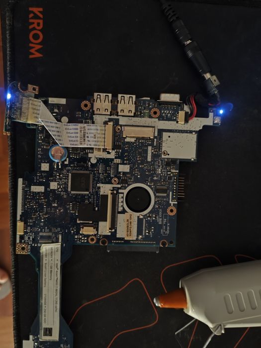 Micro Computador SBC Atom
Atom N450 1.66G
1GB ram (até 4GB)

Igual a R