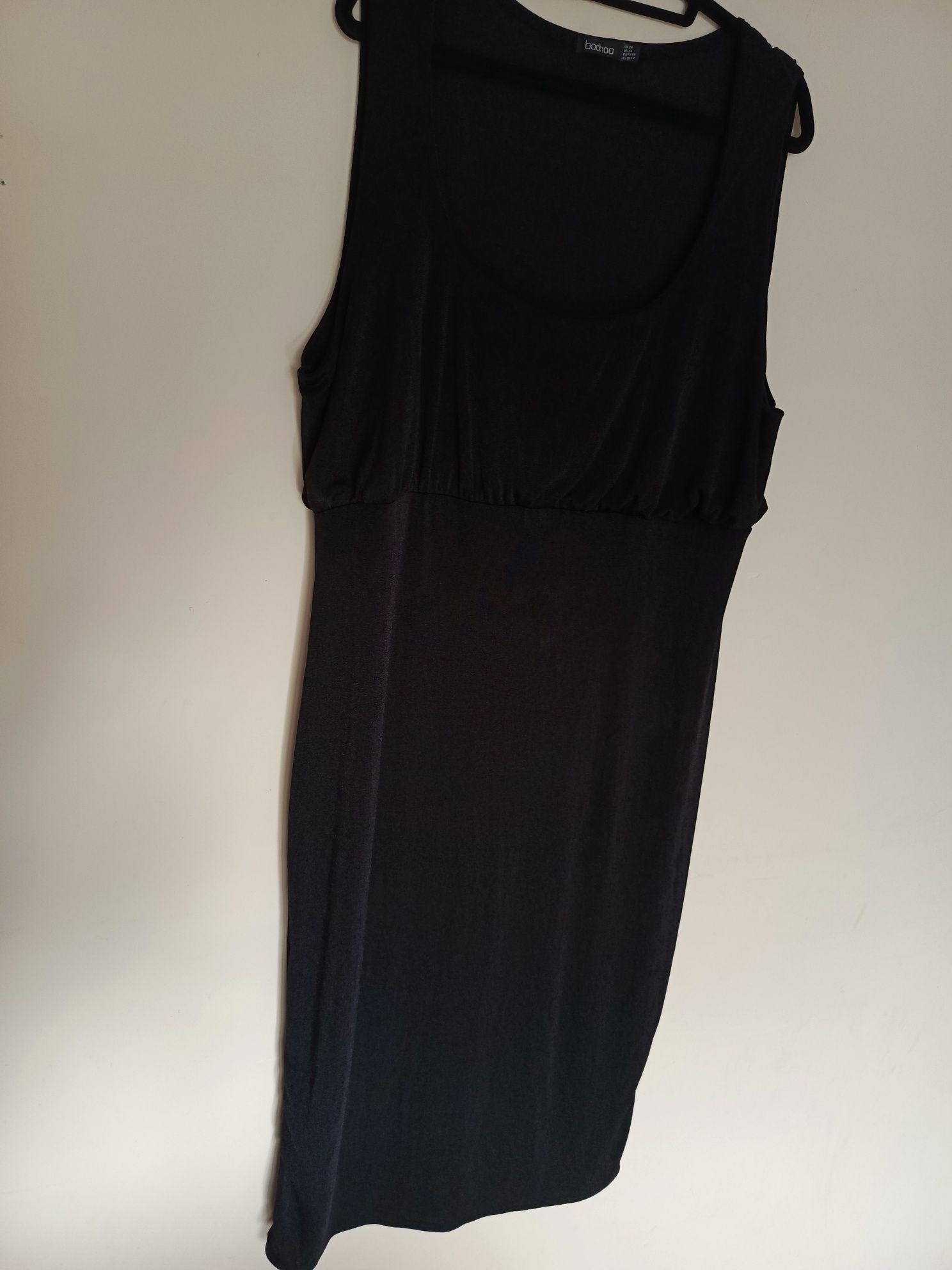 Czarna sukienka elastyczna wygodna r.48-50-52