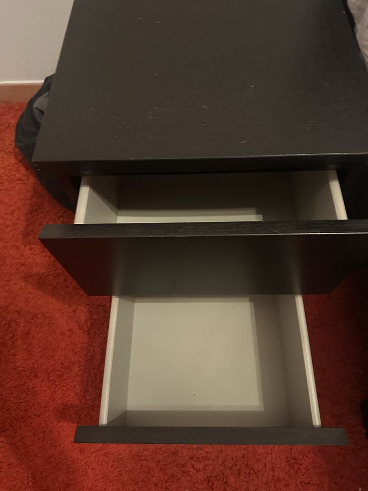 Mesa de cabeceira  preta nova