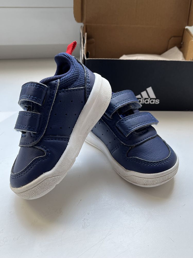 Кросівки шкіряні дитячі Adidas Tensaur I S24053