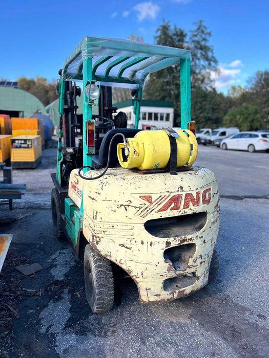 Empilhador Yang 25