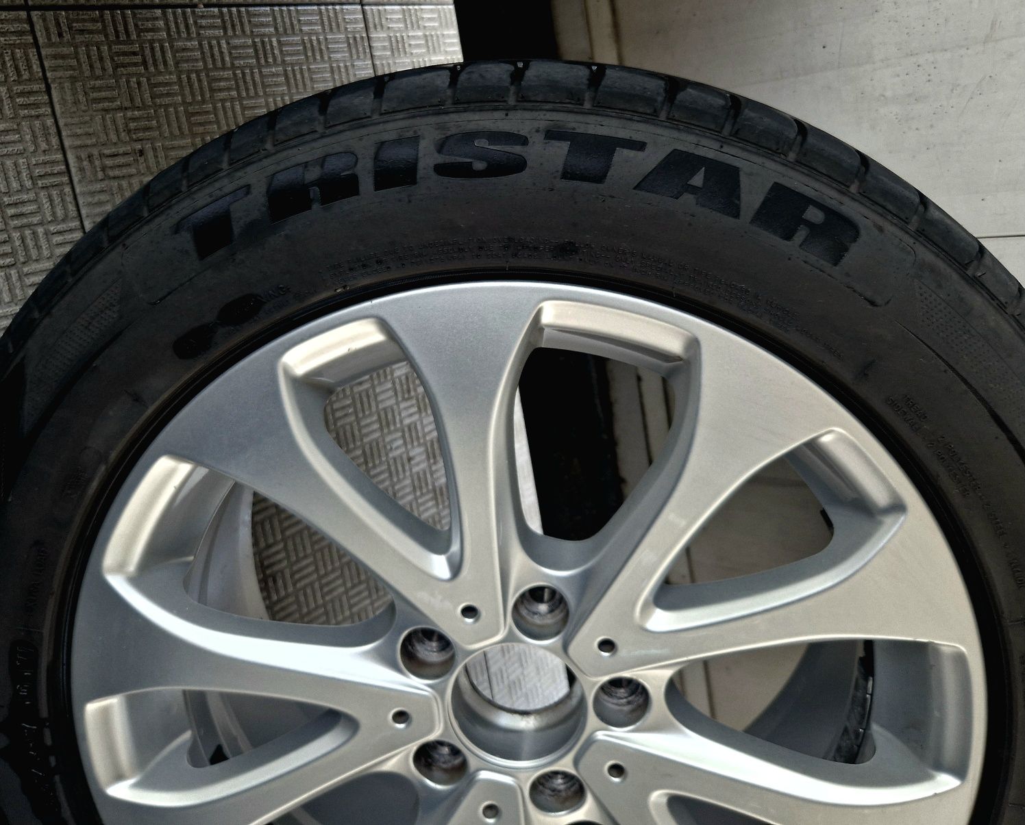 Jantes original 17 Mercedes com pneus s/novos