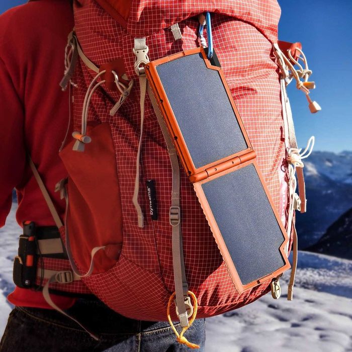 Powerbank solarny Xtorm XR105 Super Charger 10000 mAh 20W