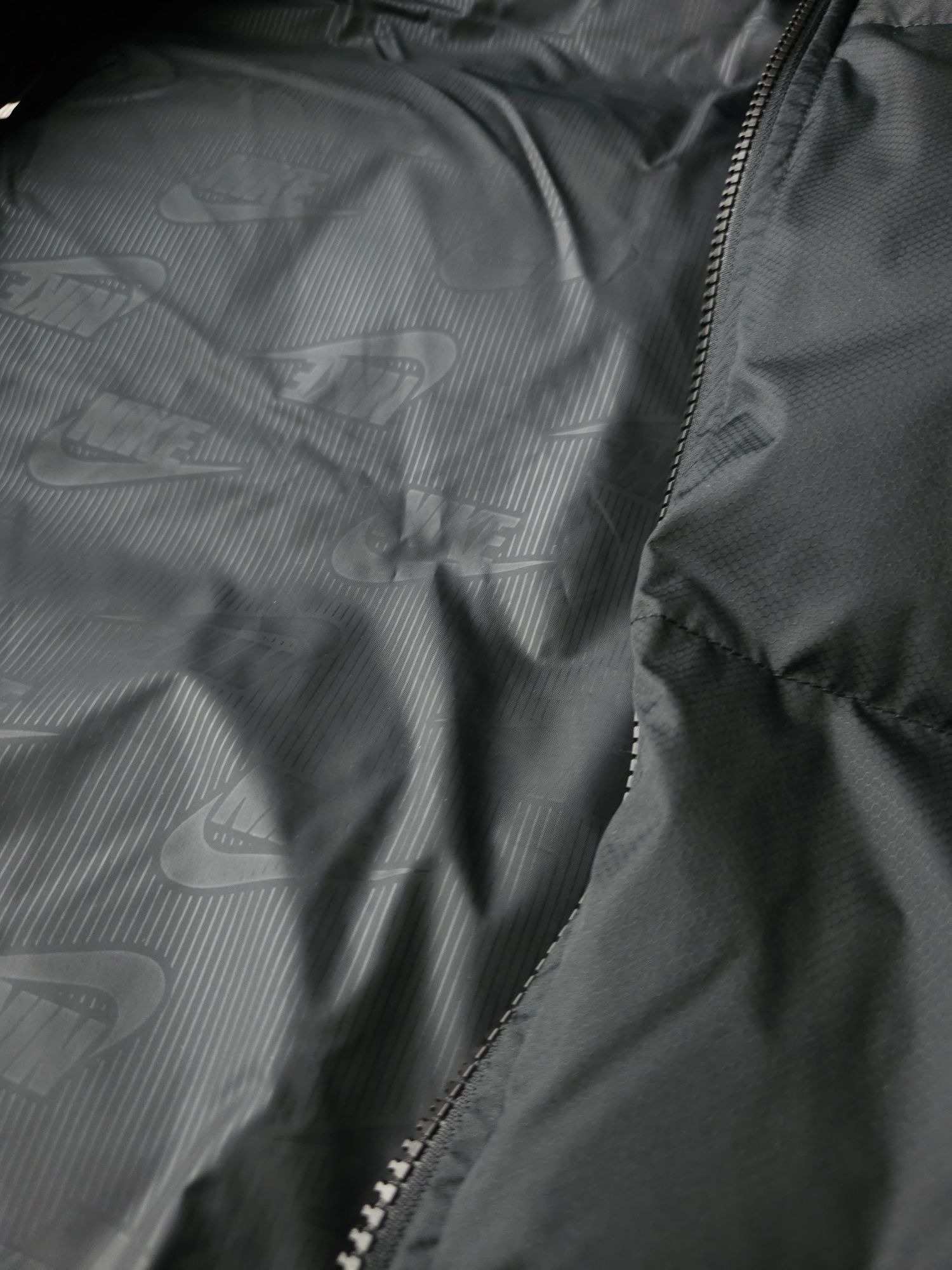 Bezrękawnik/kamizelka NIKE Club PrimaLoft - [rozm. M]