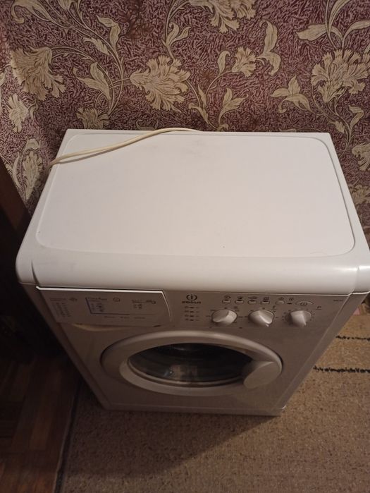 Стиральная машина Indesit на запчасти