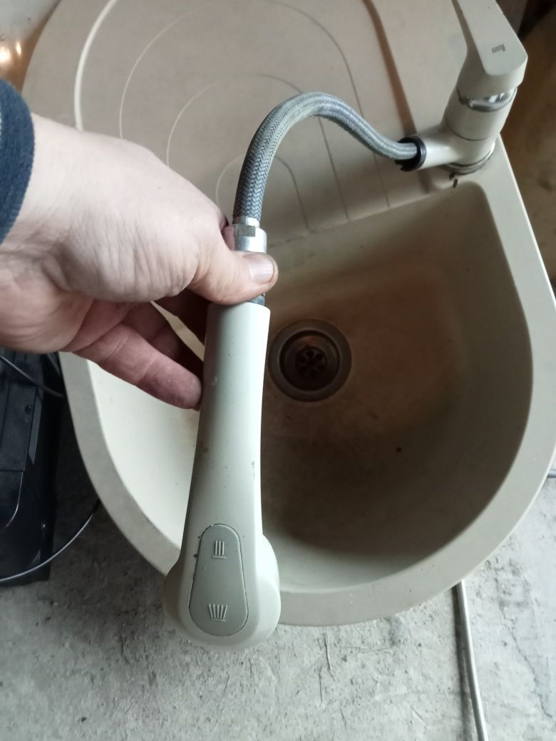 Zlew z baterią i blatem