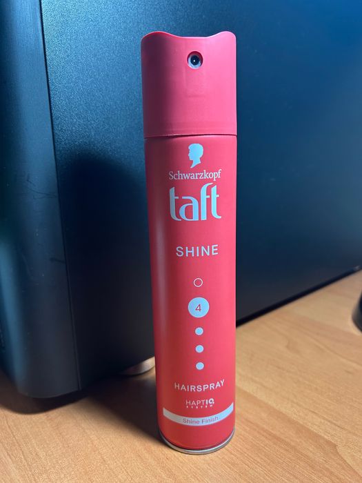 Lakier do włosów Schwarzkopf Taft Shine 4 (cena za 4 sztuki)