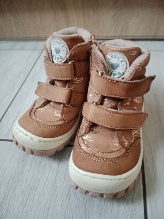 Sprzedam buty na dziewczynkę jesienie