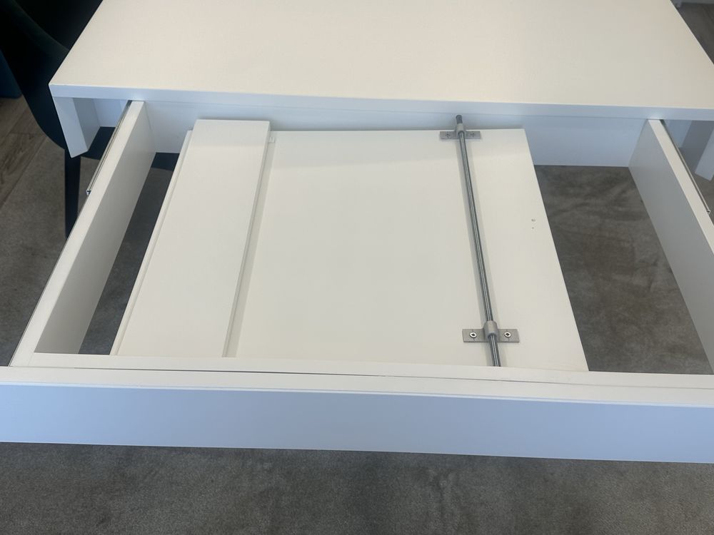 Vendo mesa branca lacada extensivel