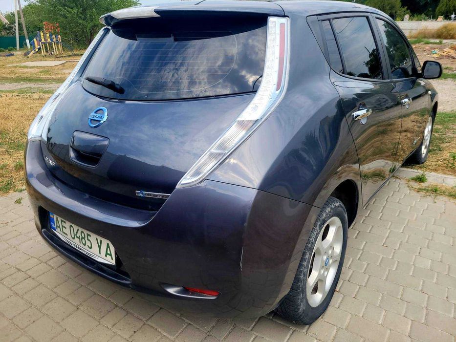 Nissan Leaf 2013 145км цена до конца недели