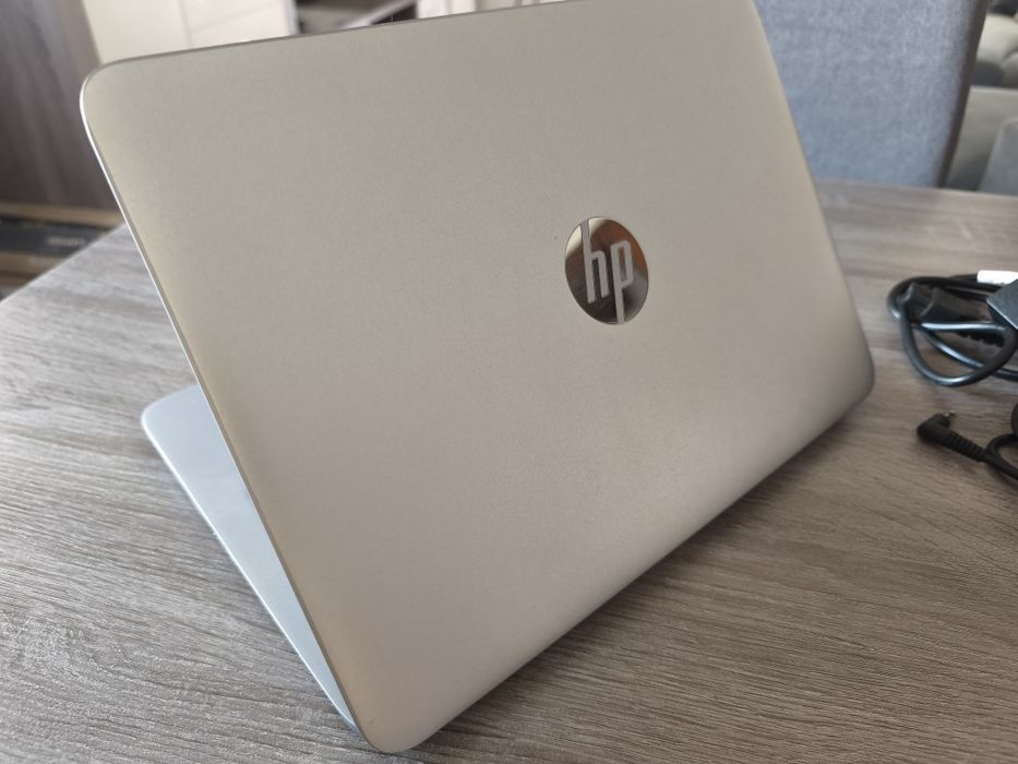Portátil HP G3 Touchscreen 12"
Processador i5
8GB RAM
Disco SSD 256