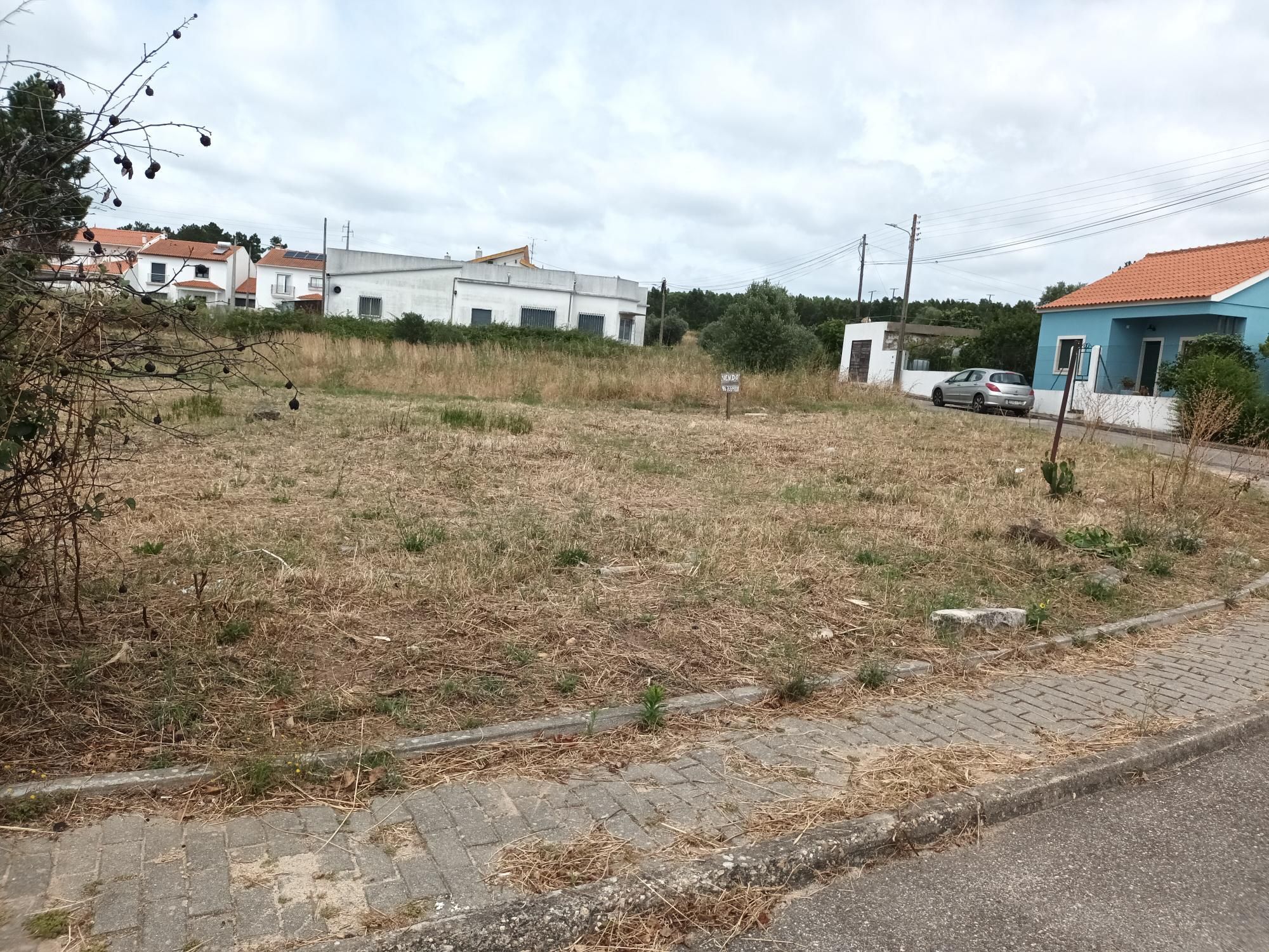 Vendo 2 terrenos urbanos com ligação entre si