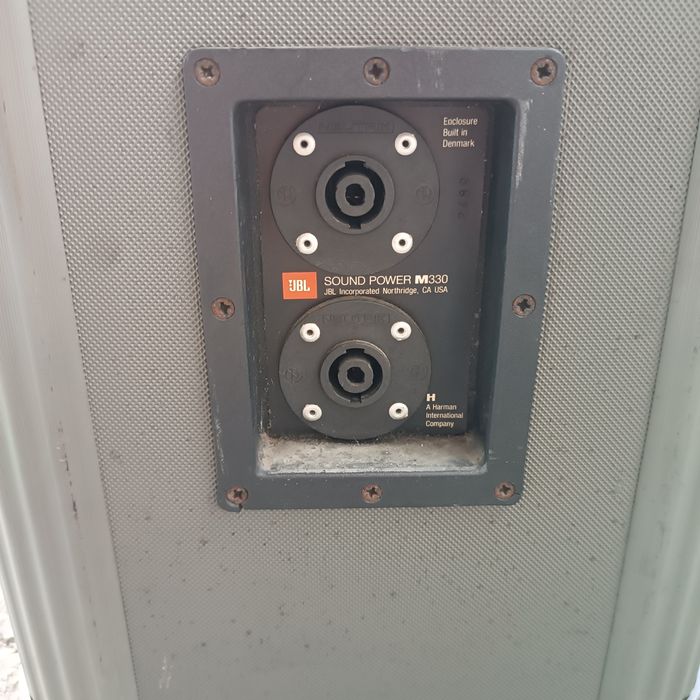 Colunas JBL M330