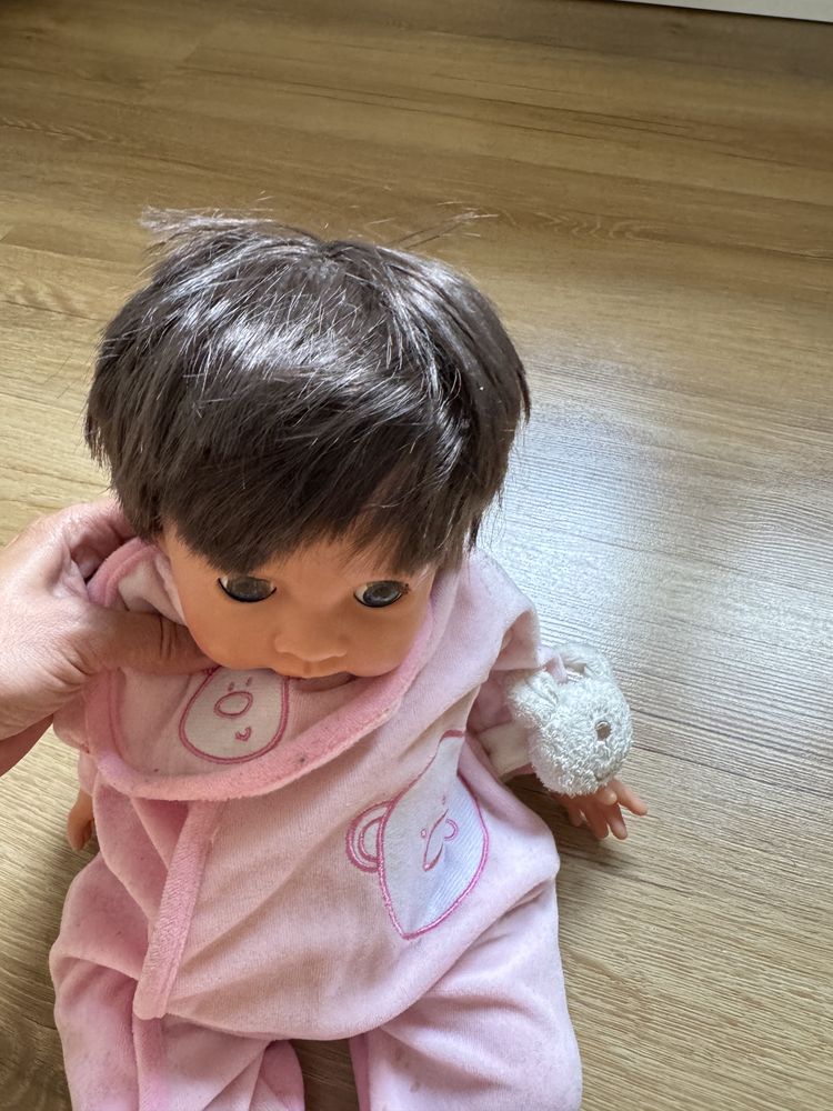 Lalka niemowlak wraz z akcesoriami i ubrankami