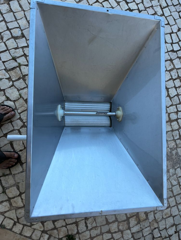 Esmagador uvas manual