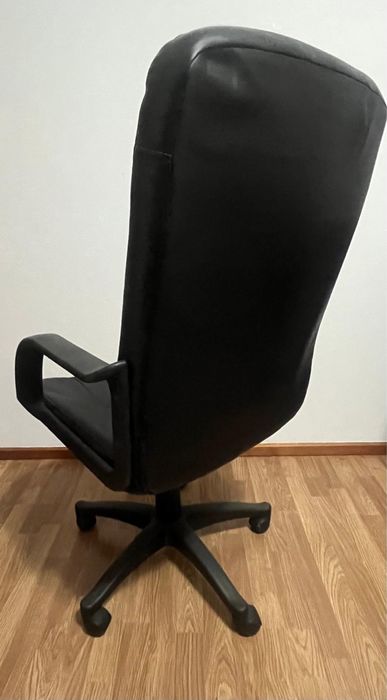 Cadeira de executivo em pele sintética