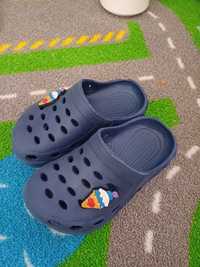 Crocs tamanho 25