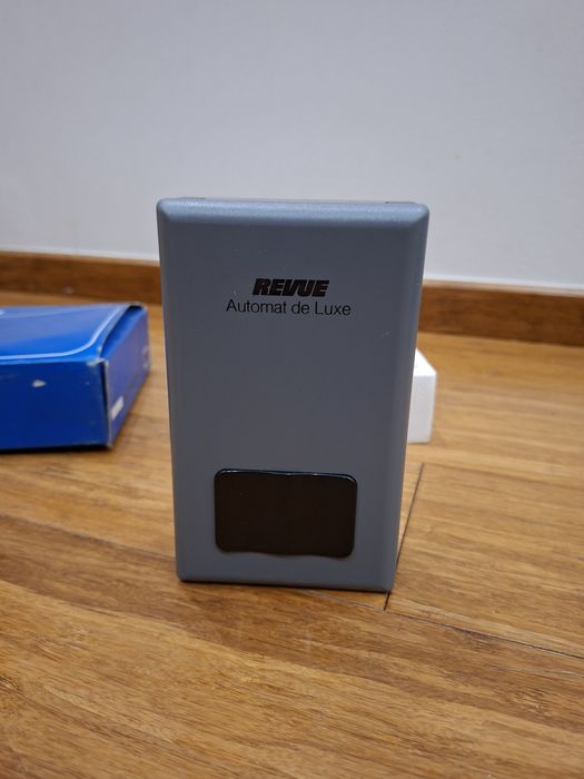 Sklejarka automat do filmów Revue de Luxe