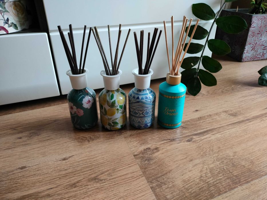Kolorowe wazoniki po patyczkach zapachowych