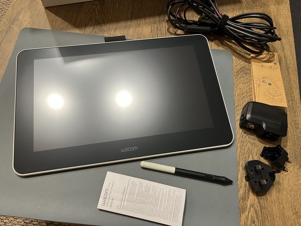 Графічний планшет Wacom One 13