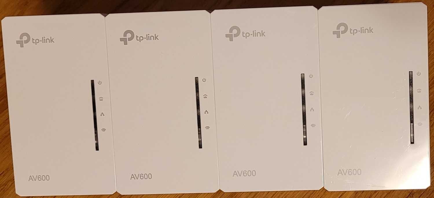 TP-Link dLAN 600 Mbit/ 300 Mbit WiFi TL-WPA4220