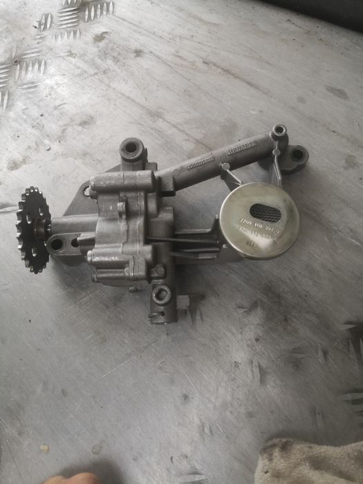 pompa oleju silnik 2.5 dci renault master części