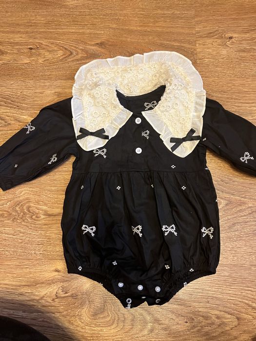 Стильне чорне боді та гетри