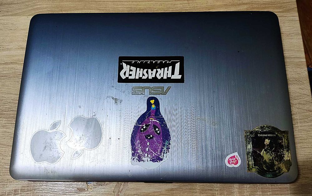 Portátil Asus F541U 4 Mb RAM
