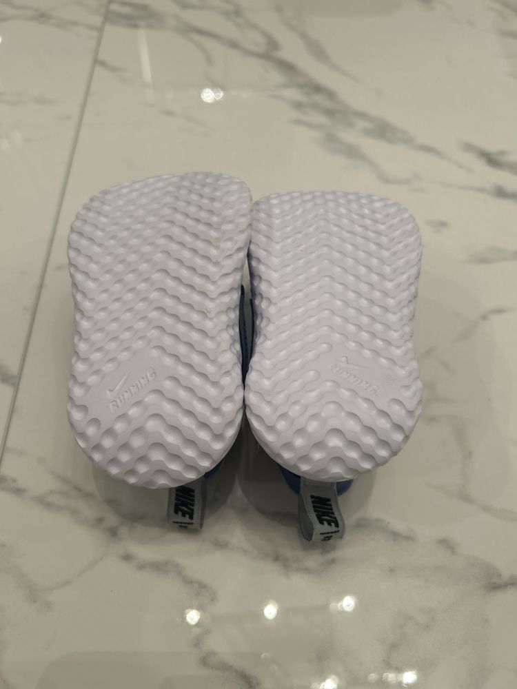Buty dziecięce nike running nowe