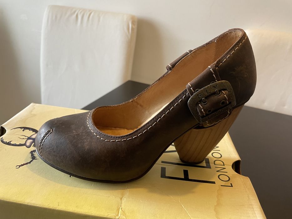 Sapatos fly modelo Road tamanho 38