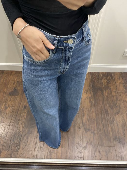 Джинсы синие Mango