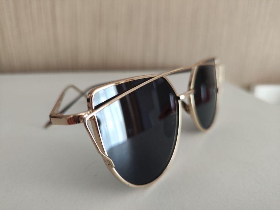Солнцезащитные очки Bananahall Cat Eye Ауки с золотой оправой черные