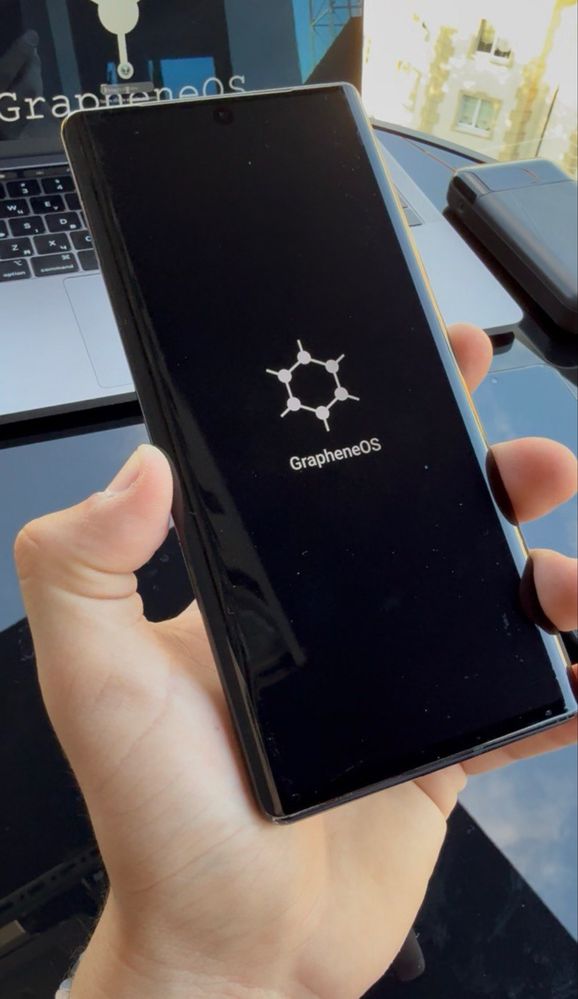 Google Pixel 6/7/8/9/10 з GrapheneOS — безпечний смартфон під ключ