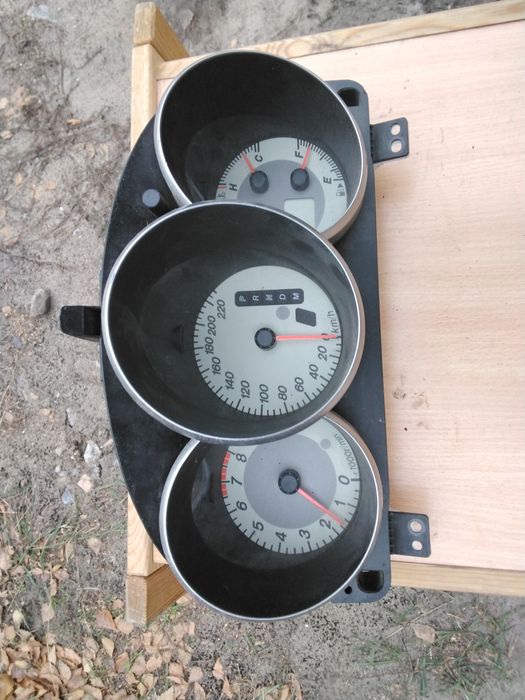 Продам шиток приборів Мазда3