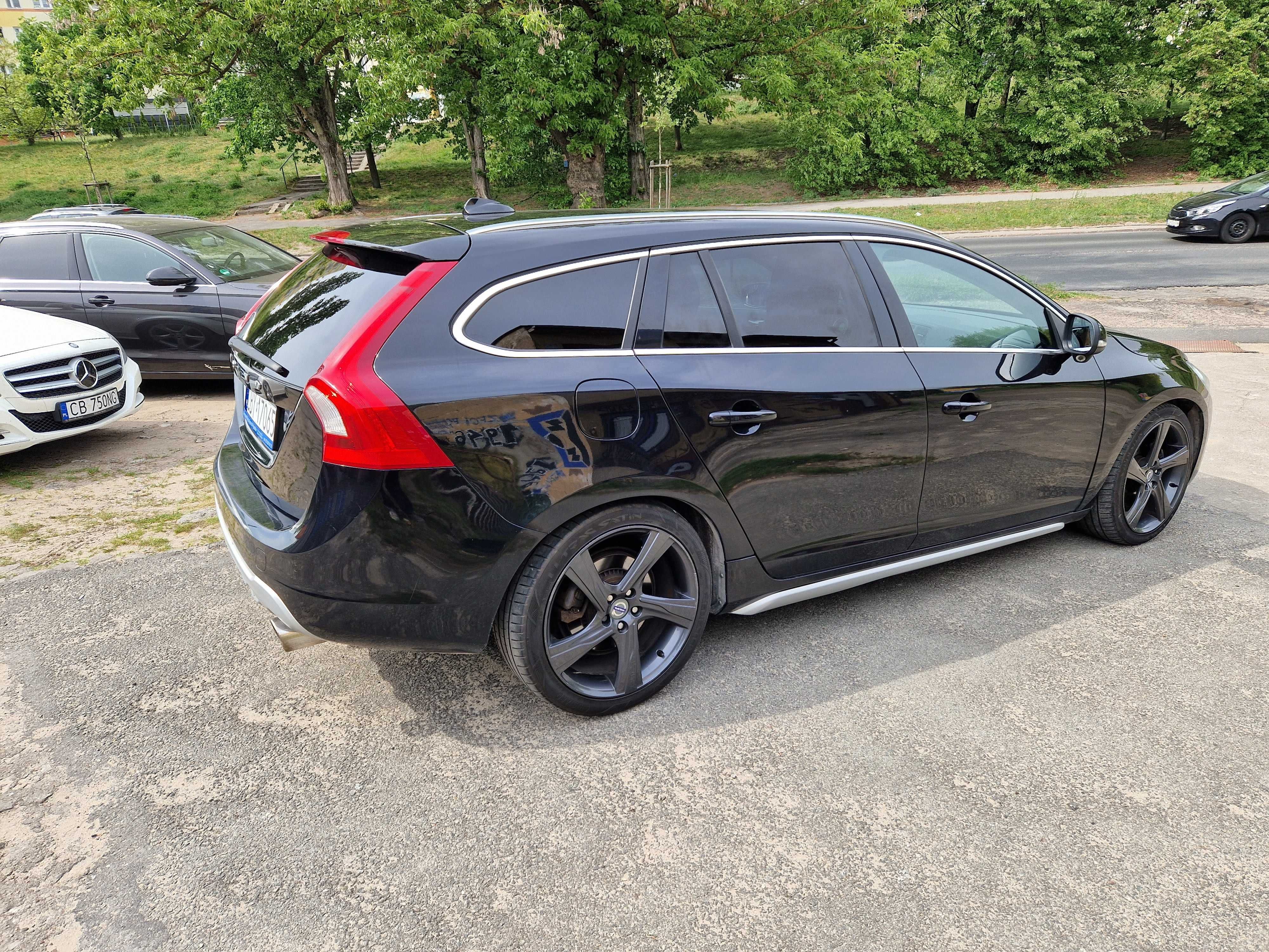 Volvo V60 Volvo V60 R-Design, Eibach, 3.0 Turbo 304 PS Automat AWD