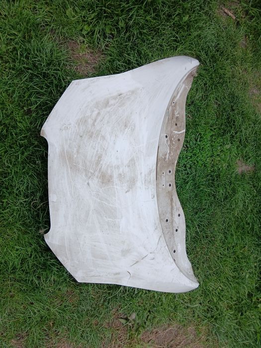 Капот nisan Leaf 2011-2017