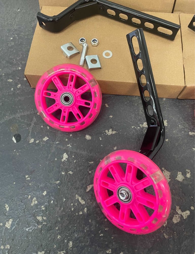 Kółka boczne LED świecące pasują do rowerków 12"/16"/20"