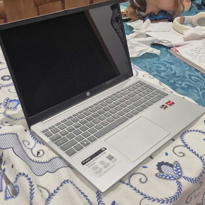 HP Laptop 15-fc0025dx 15.6 Polegadas Touch Usado