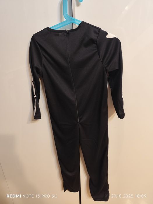 Nowy strój kościotrupa dla dziecka